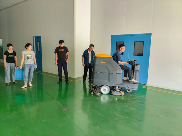 安徽應(yīng)流集團(tuán)再次向橙犀采購一批洗地機(jī) 安徽應(yīng)流集團(tuán)再次向橙犀采購一批洗地機(jī)