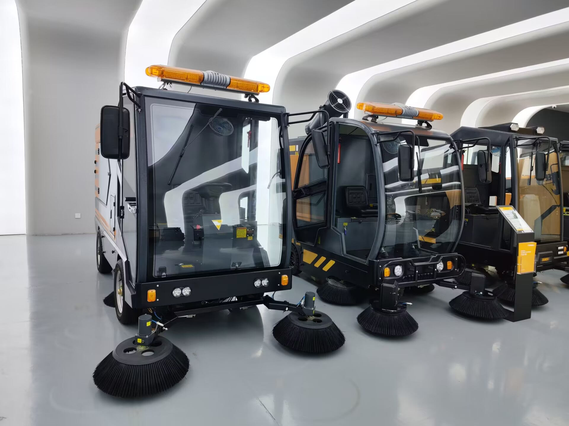 道路清掃車有哪些特點_清掃車機價格是多少呢？