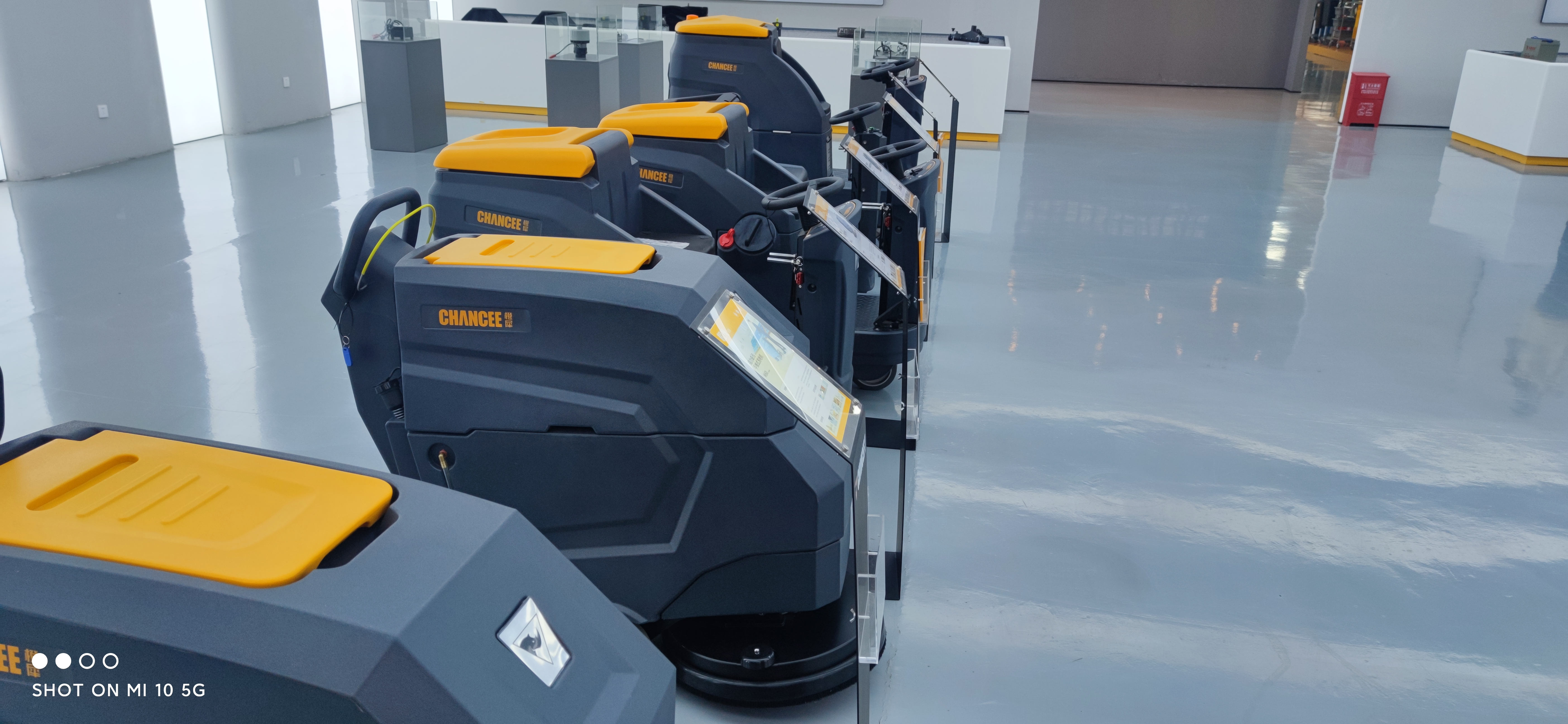 電動(dòng)洗地機(jī)突然不走的原因有那幾點(diǎn)