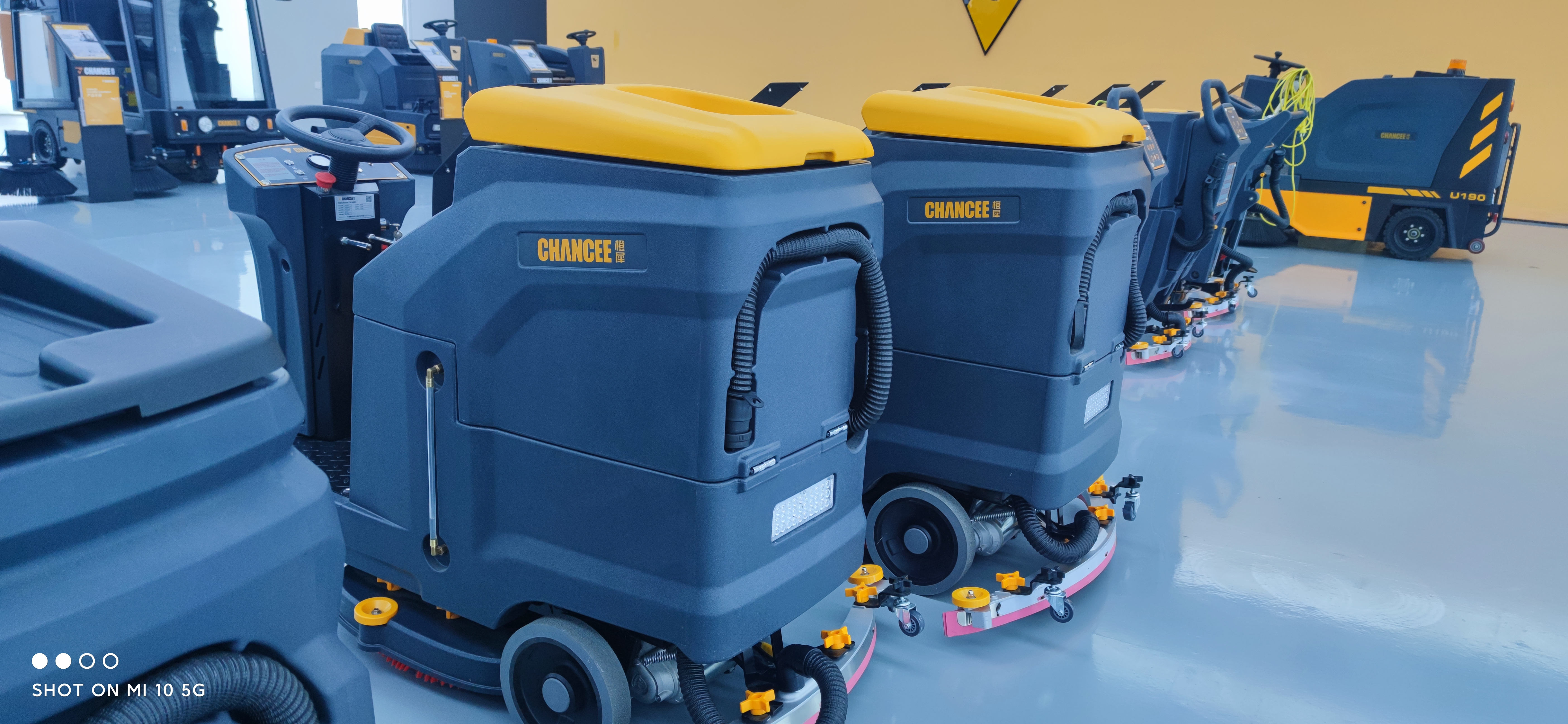 洗地機(jī)廠家 洗地機(jī)廠家